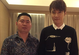 广州恒行5与明星合影